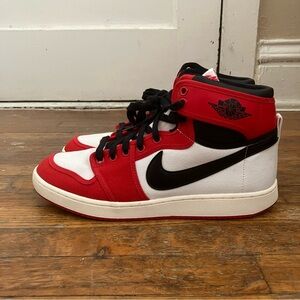 AIR JORDAN 1 KO CHICAGO SIZE 11 RED/WHITE/BLACK AJKO